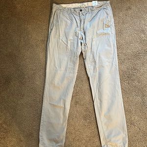 H&M Men”s Chino Pant - Slim Fit.